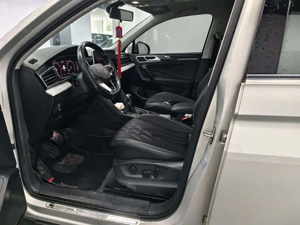 Tiguan L 330 TSI Auto 2 WD Smart Enjoyment