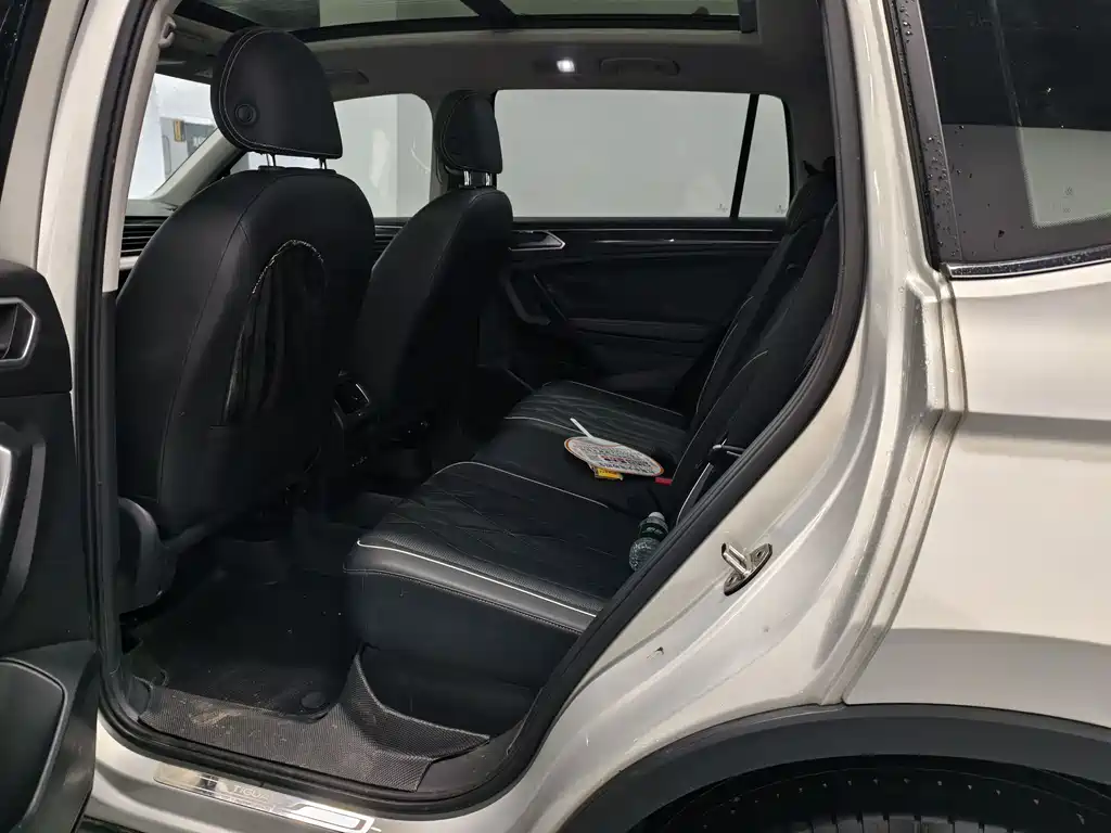 Tiguan L 330 TSI Auto 2 WD Smart Enjoyment