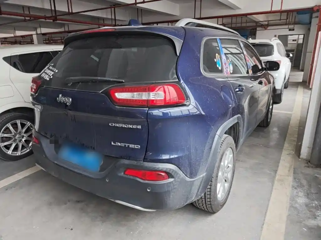 Cherokee 2.0 L Superior