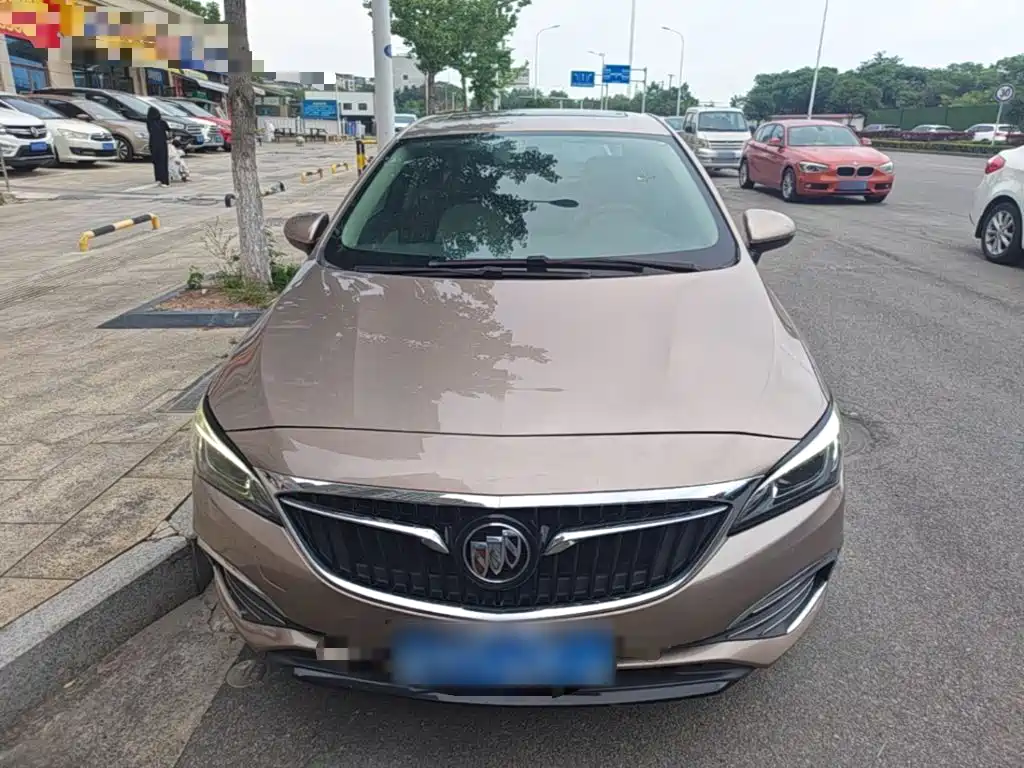 Verano Sedan 15 S Auto Leading