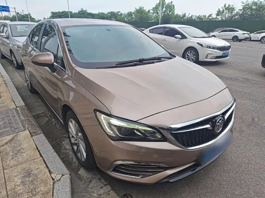 Verano Sedan 15 S Auto Leading