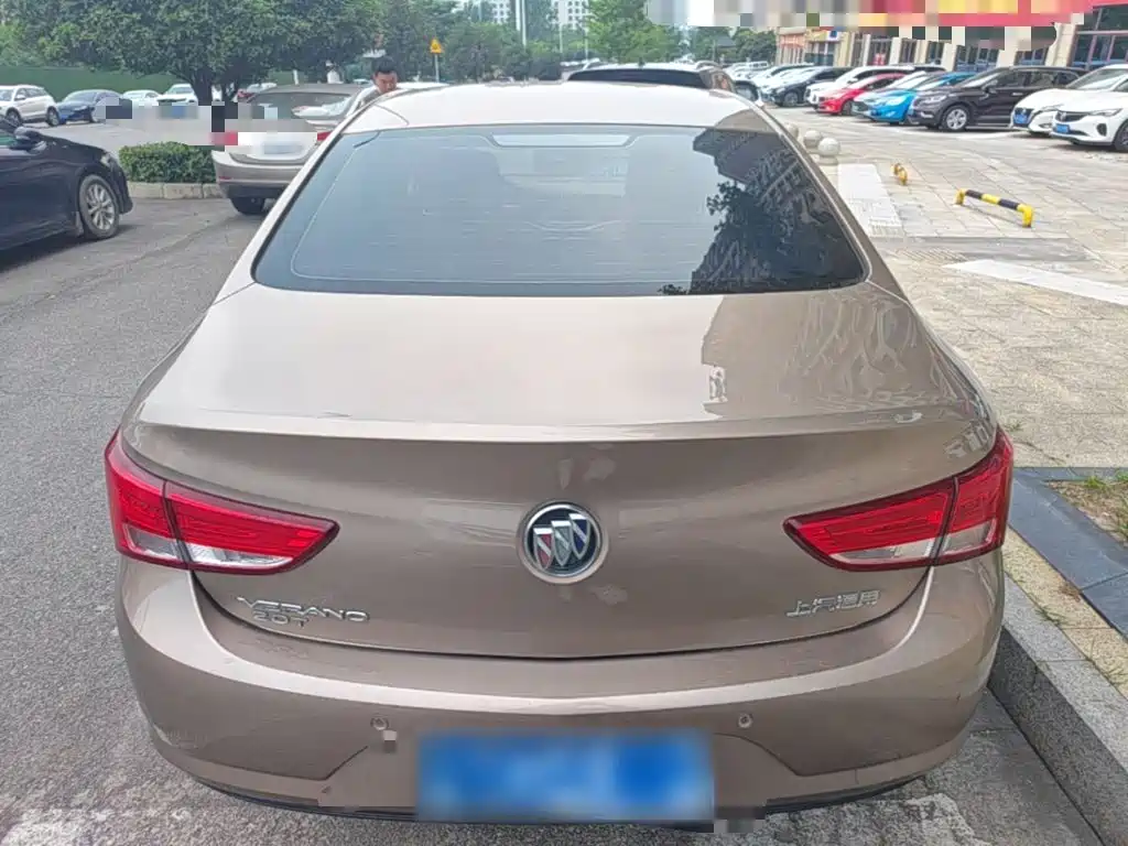 Verano Sedan 15 S Auto Leading