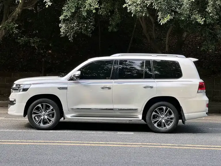 Toyota Land Cruiser (Import) 兰德酷路泽(进口) 2021款 4.0 L 自动