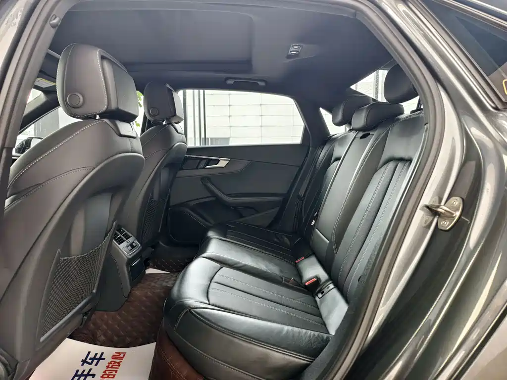 Audi A4 L 40 TFSI Luxury Dynamic