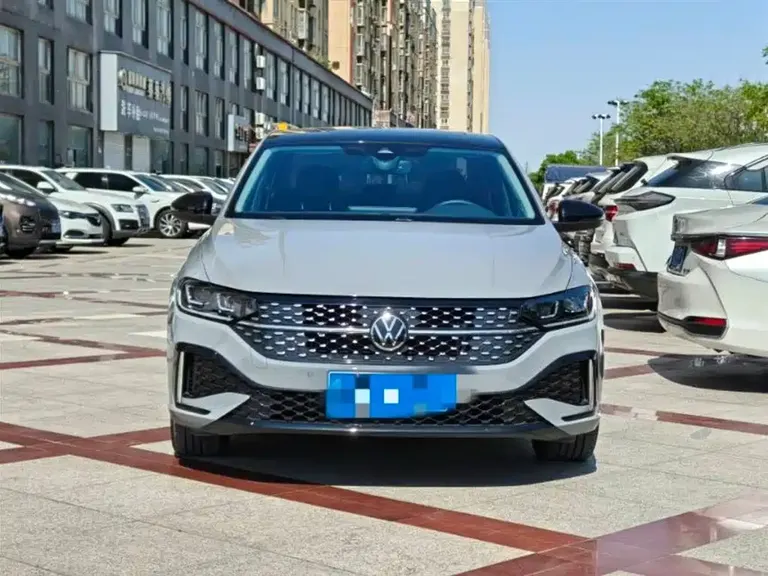 Volkswagen Lavida 300 TSI DSG Manyi