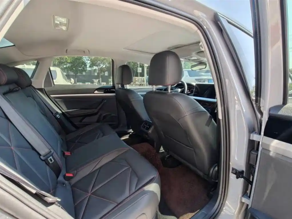 Lavida 300 TSI DSG Manyi