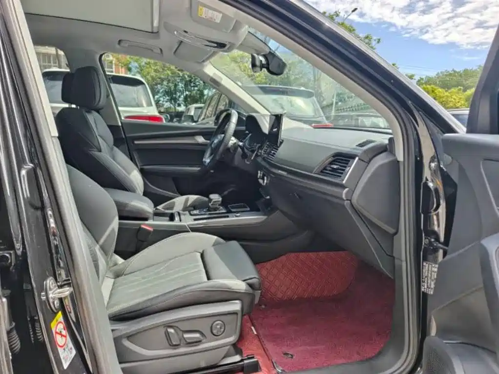 Audi Q5 L 45 T Luxury Elegant