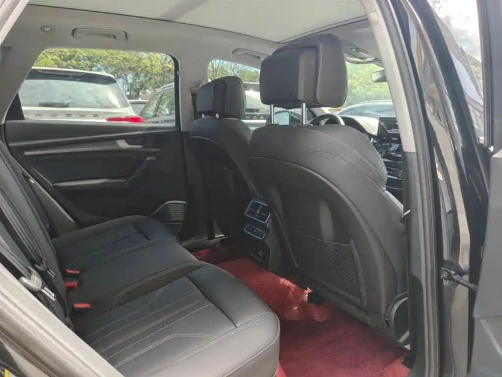 Audi Q5 L 45 T Luxury Elegant