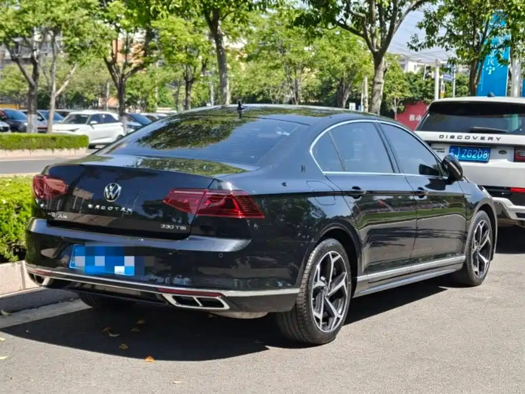 Magotan 200 10 K Commemorative 330 TSI DSG Leading