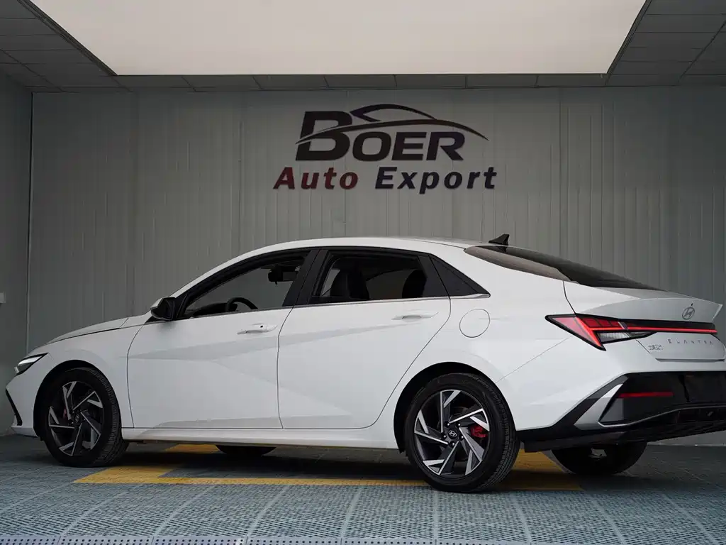 Elantra 1.5 L CVT LUX Distinguished