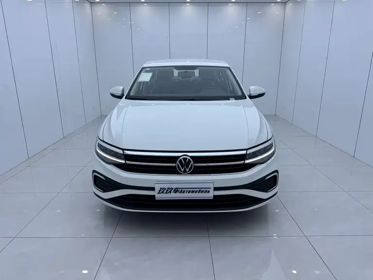 Volkswagen Bora 200 TSI DSG Smooth Travel
