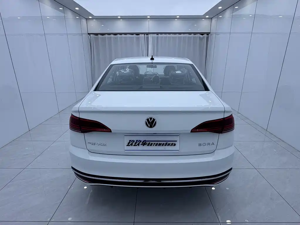 Bora 200 TSI DSG Smooth Travel