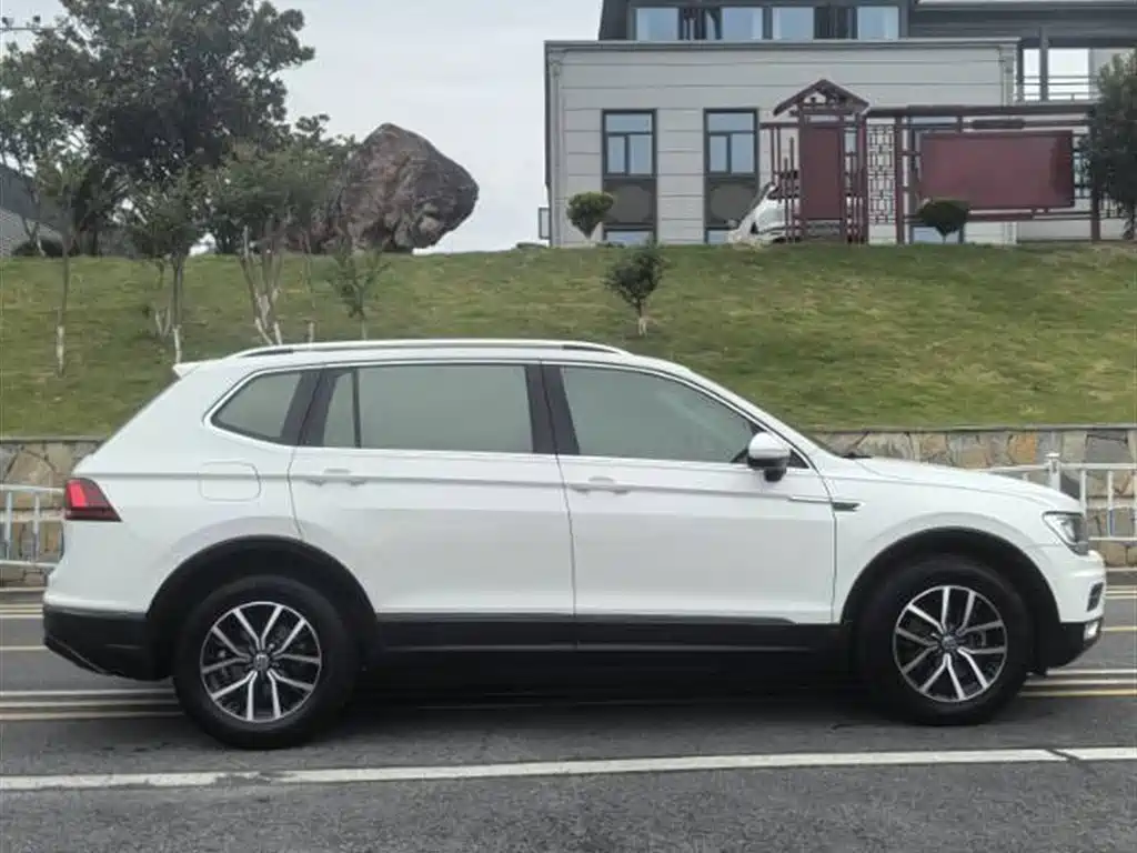 Tiguan L 330 TSI Auto 2 WD Flagship