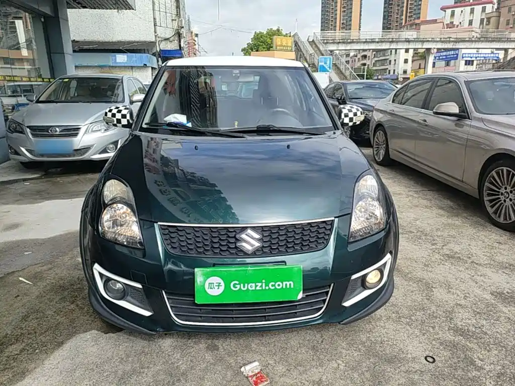 Swift 1.5 L Auto Fashion Cool Play