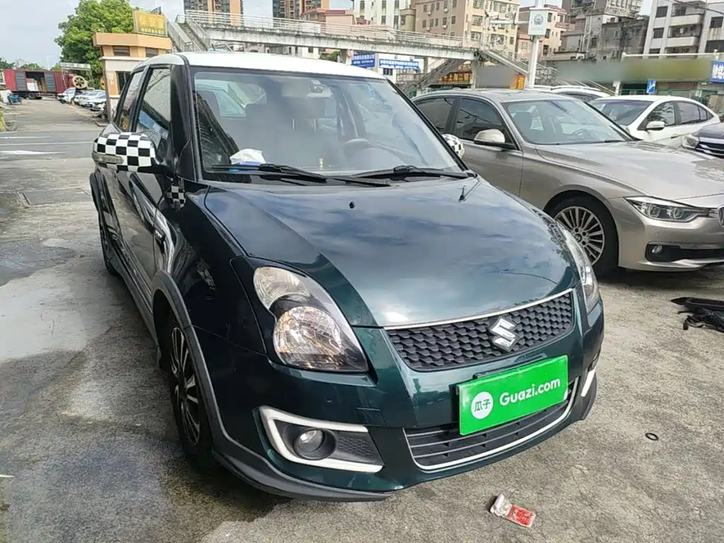 Swift 1.5 L Auto Fashion Cool Play