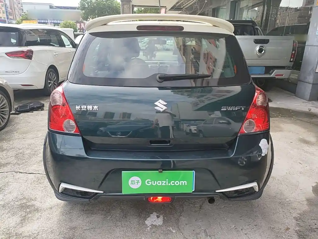Swift 1.5 L Auto Fashion Cool Play