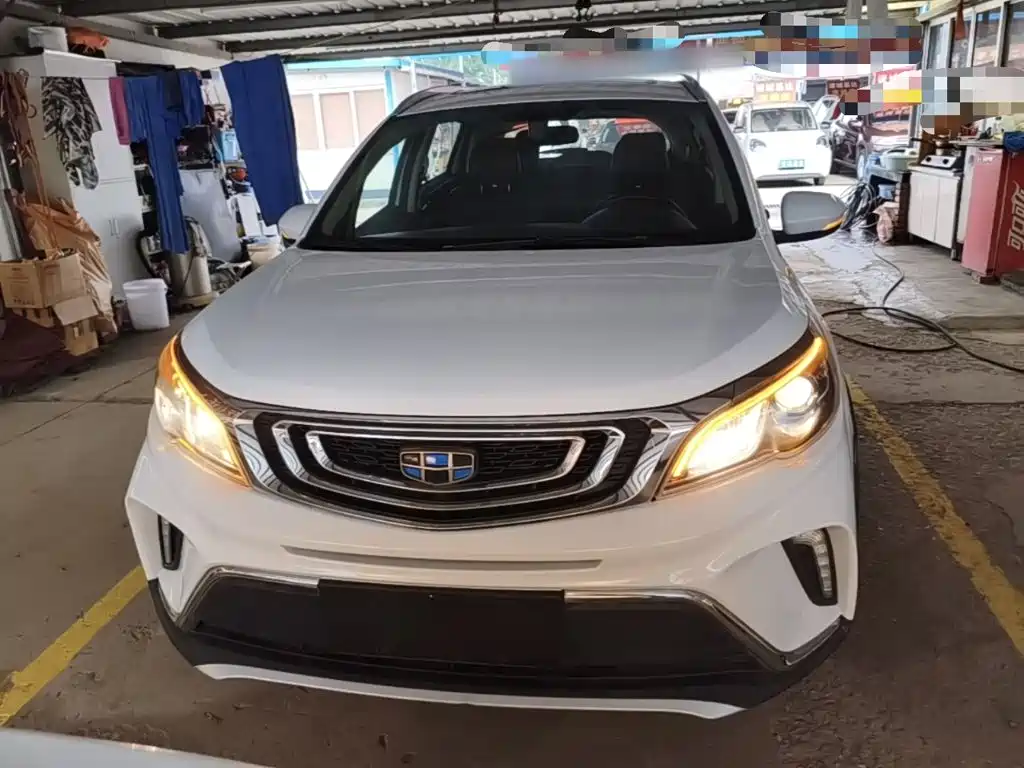 Vision X3 1.5 L Auto Distinguished