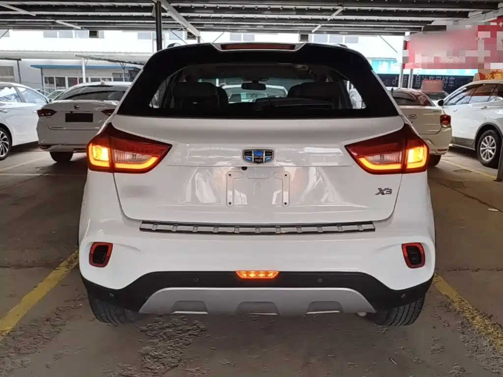 Vision X3 1.5 L Auto Distinguished