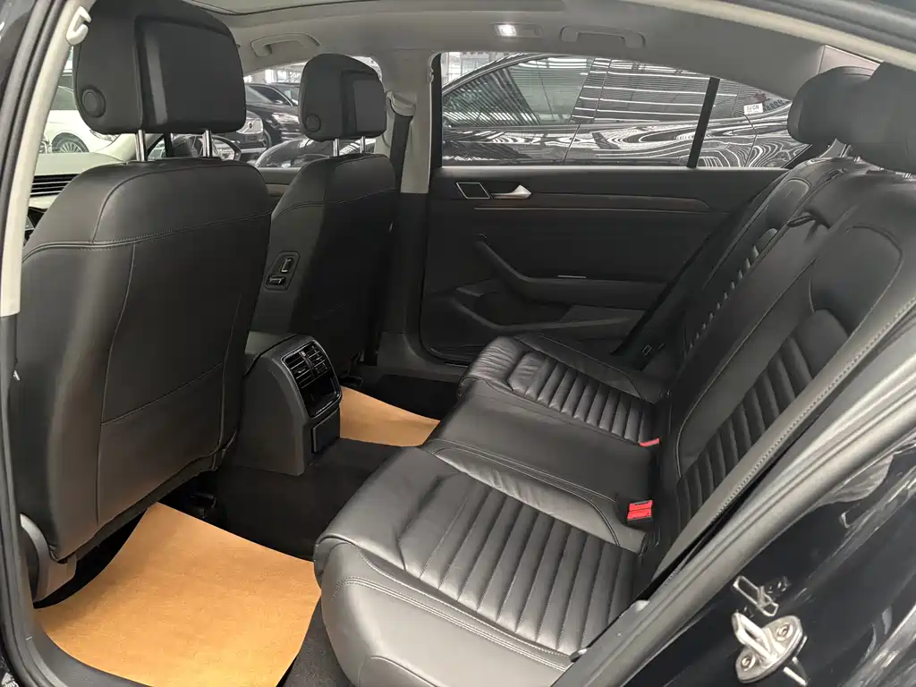 Magotan 330 TSI DSG Leading CN-VI
