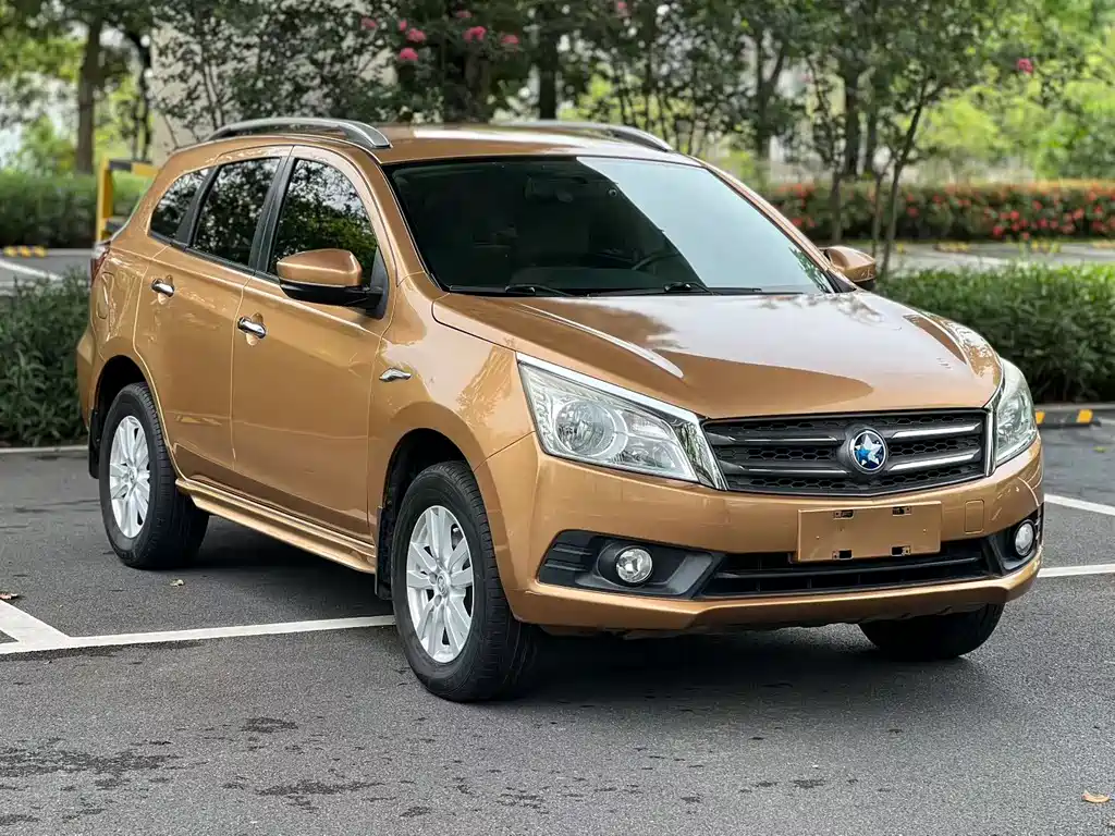 Venucia T70 2.0 L CVT Wise Travel