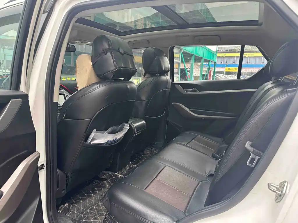 Haima S5 Youth 海马S5青春版 2018款 1.6 L 手动豪华型