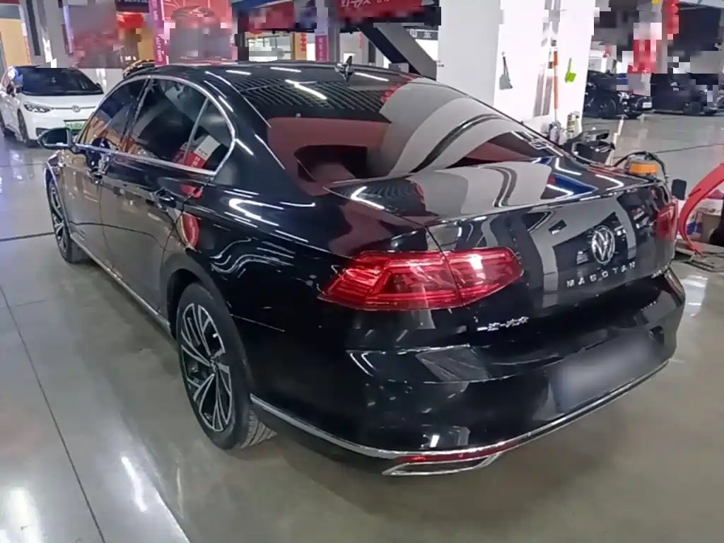 Magotan 330 TSI DSG Luxury