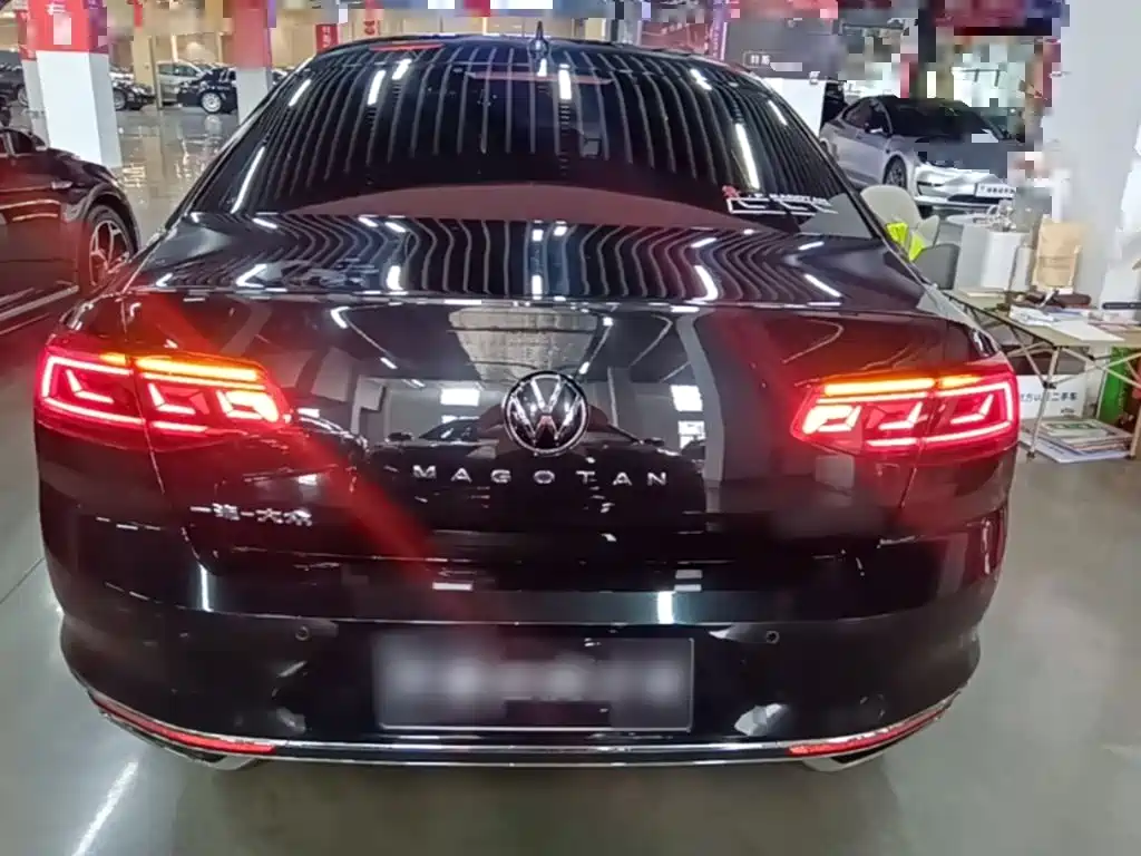 Magotan 330 TSI DSG Luxury