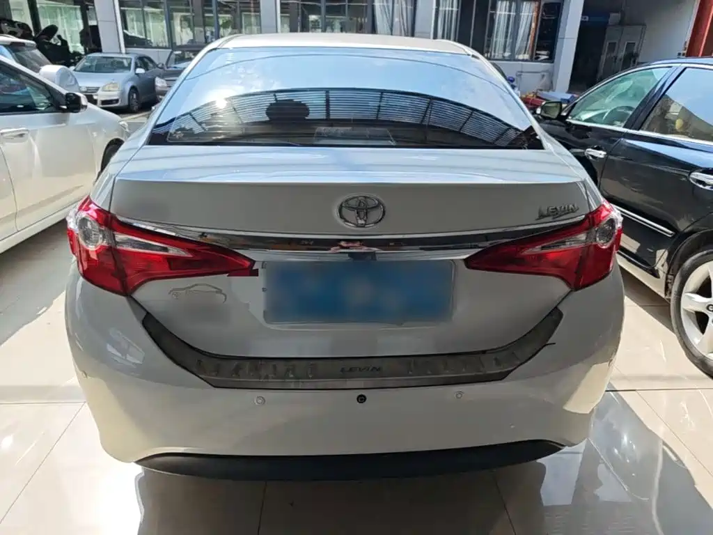 Levin 1.6 G CVT Elite