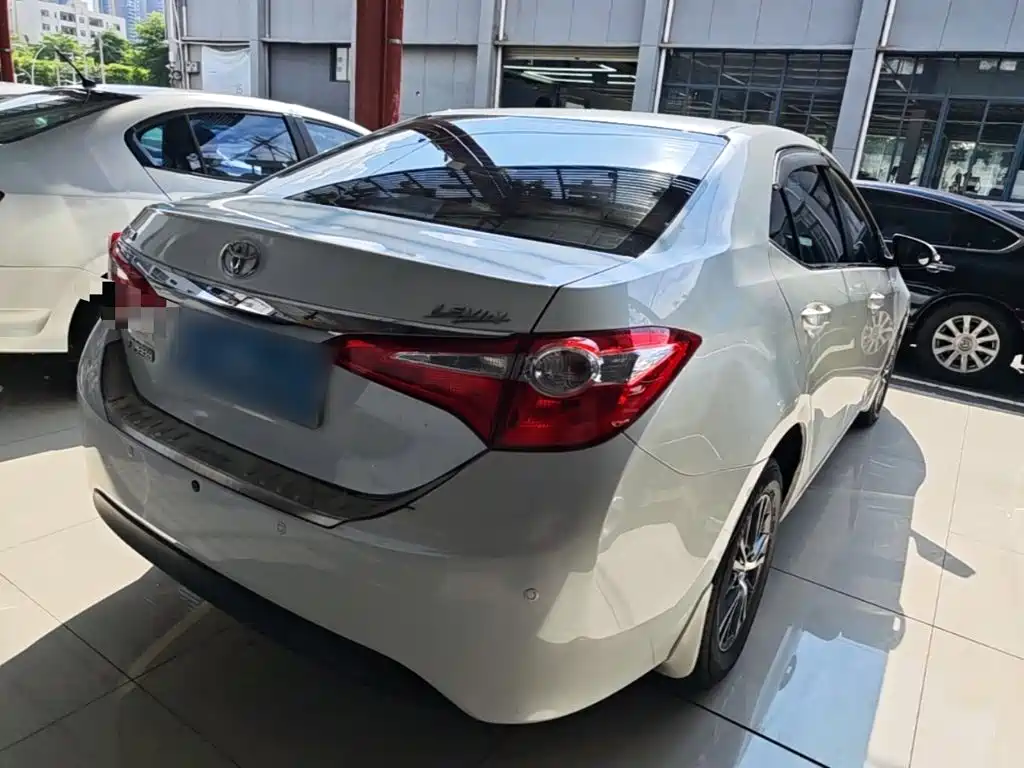 Levin 1.6 G CVT Elite