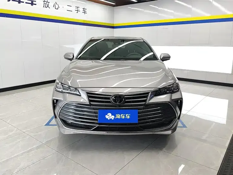 Toyota Avalon 2.0 L XLE Premium CN-VI