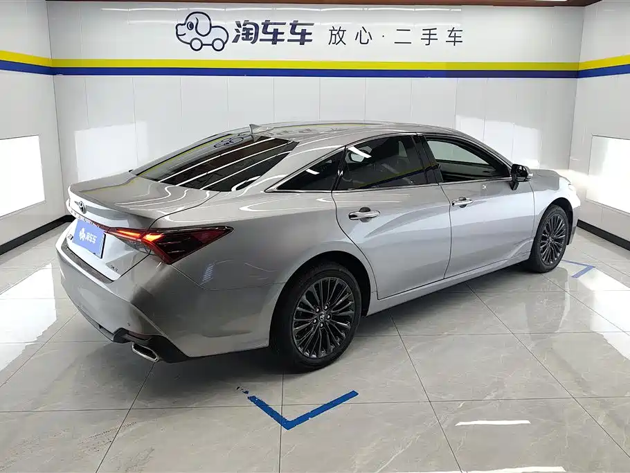 Avalon 2.0 L XLE Premium CN-VI