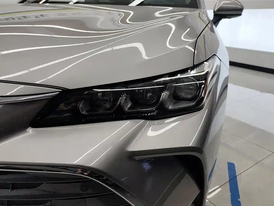 Avalon 2.0 L XLE Premium CN-VI