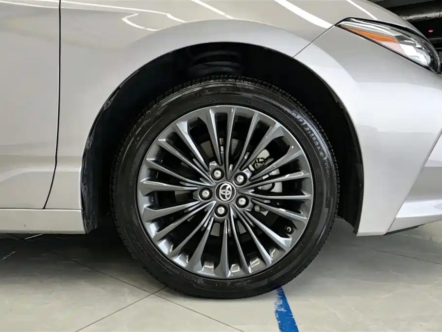 Avalon 2.0 L XLE Premium CN-VI