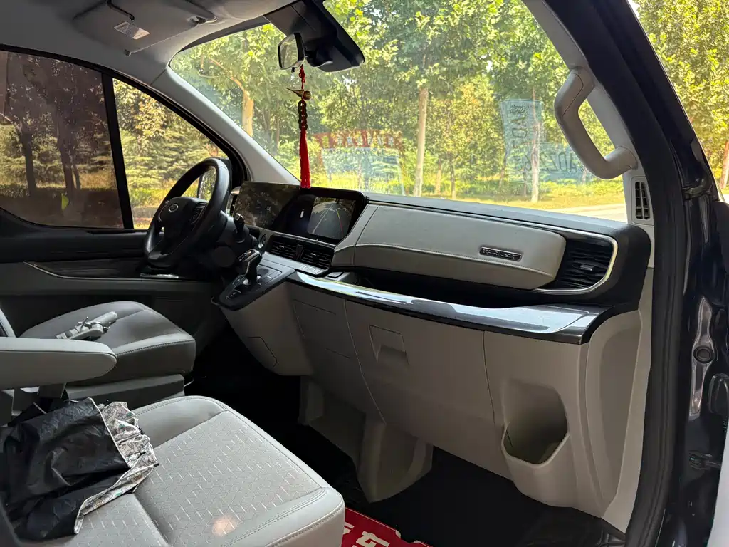 Transit 全顺 2024款 商务营运改装车 2.0 T 自动商务豪华版 6-9座