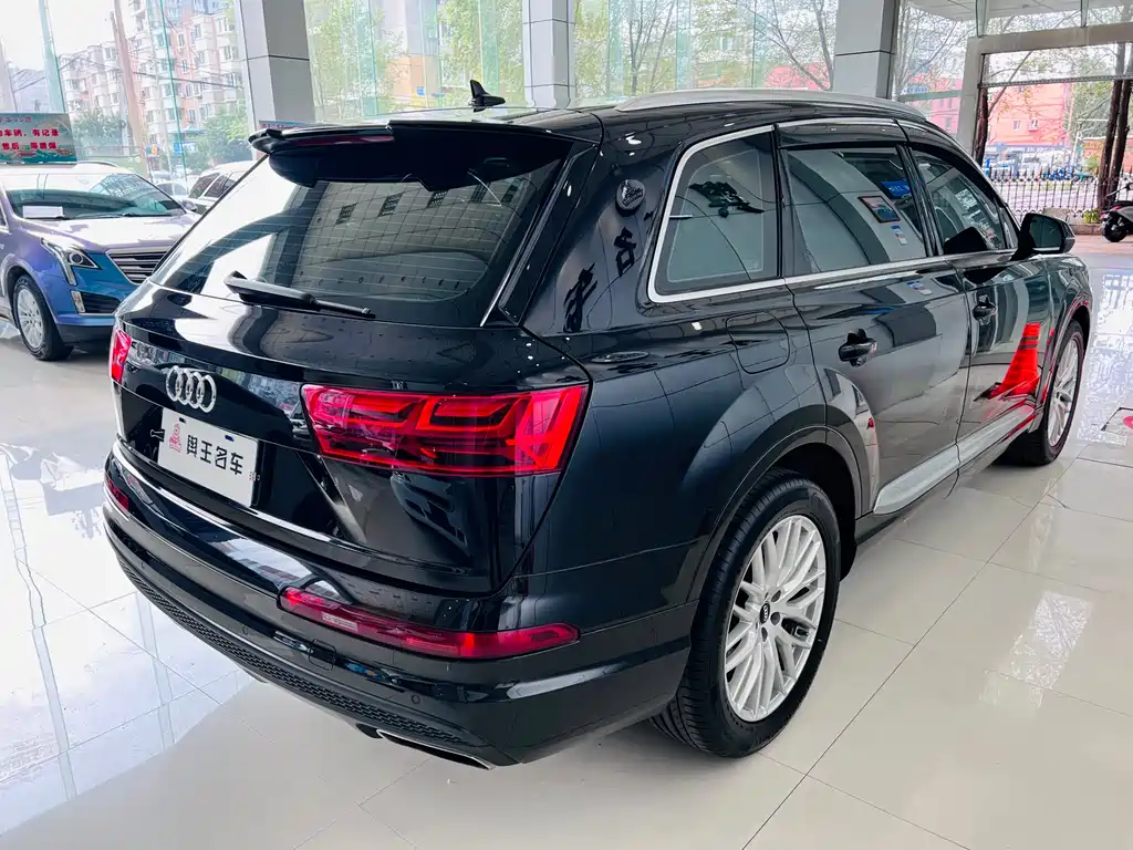Audi Q7 45 TFSI S line Sport