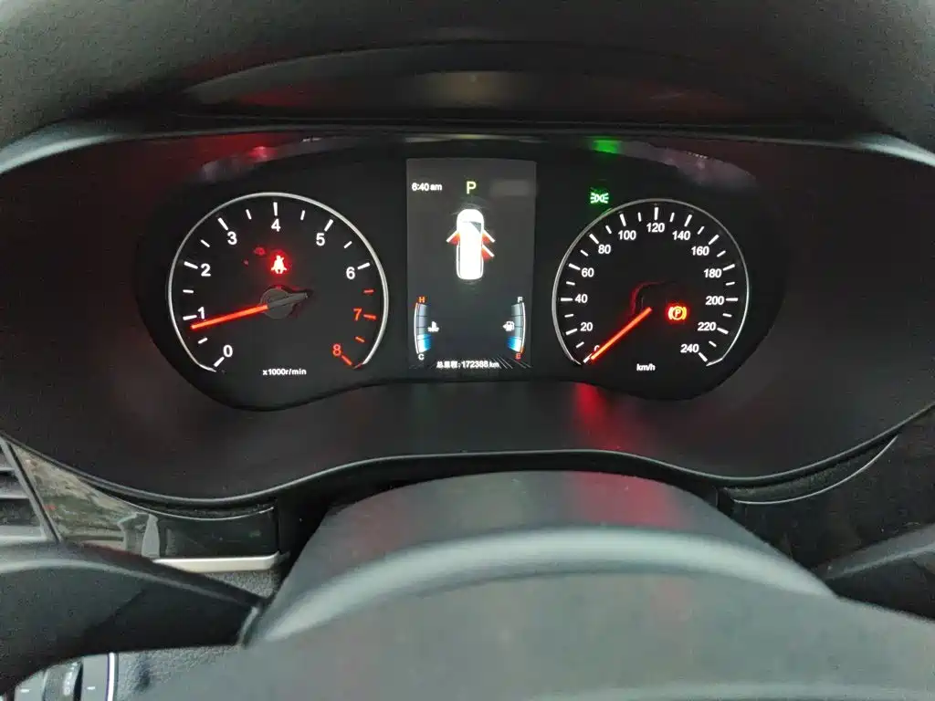 Song MAX 1.5 T Auto Connected Luxury 6-seat