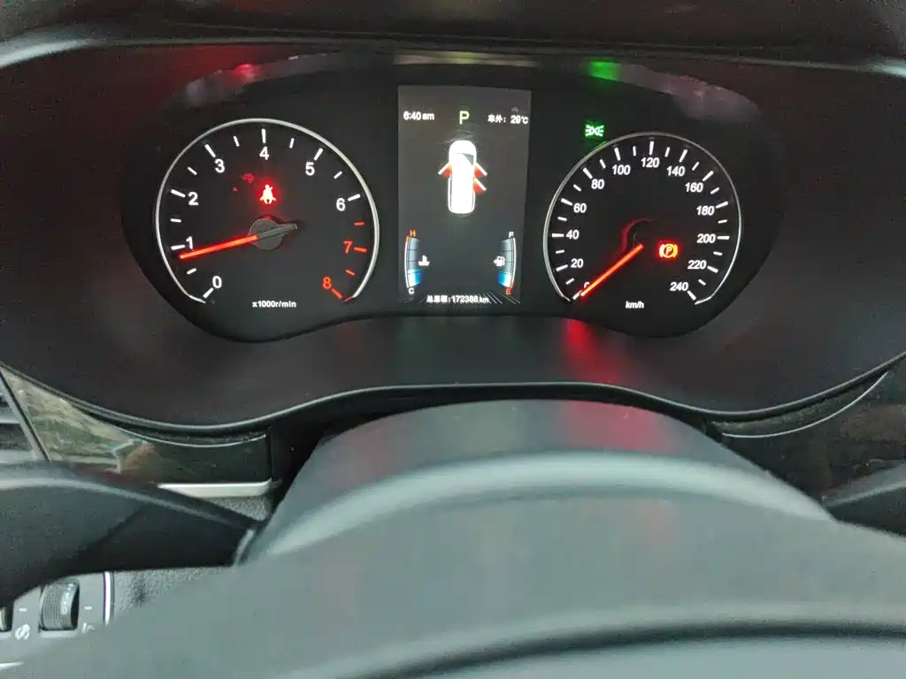 Song MAX 1.5 T Auto Connected Luxury 6-seat