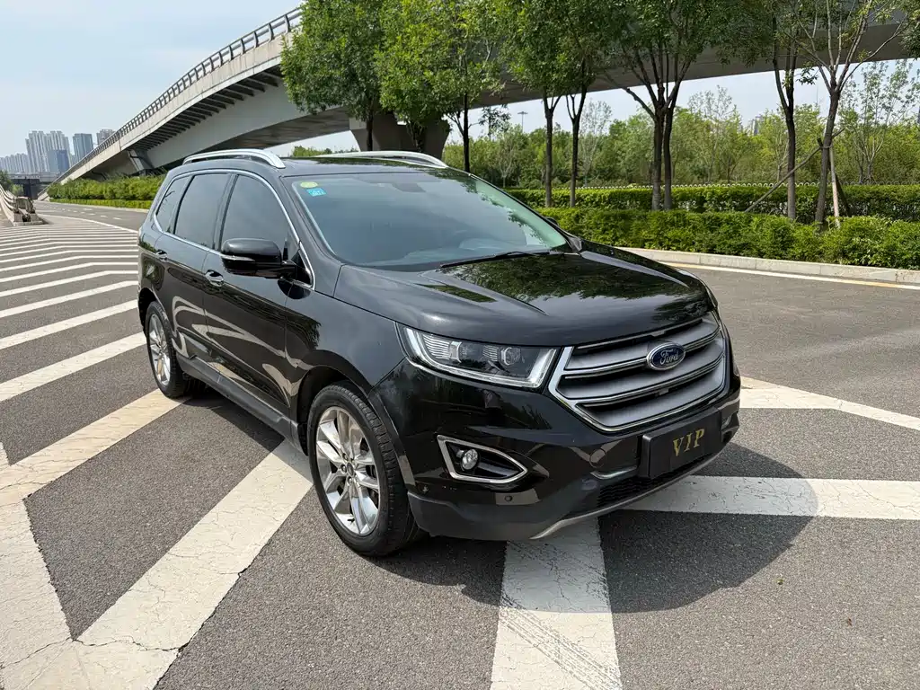 Edge EcoBoost 245 4 WD Supreme Sharp 7-seat