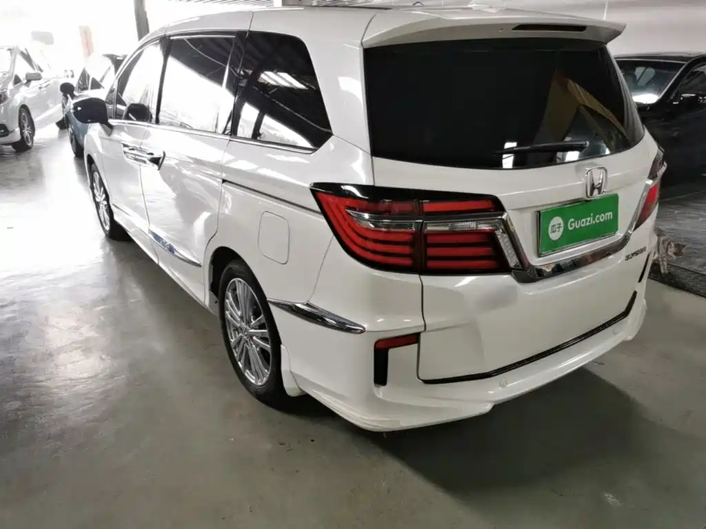 Elysion 2.4 L Luxury