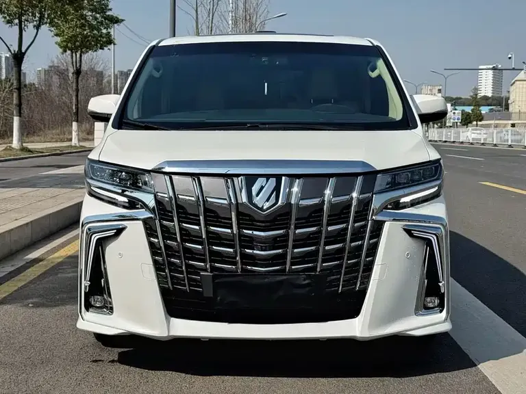 Toyota Alphard 3.5 L Distinguished