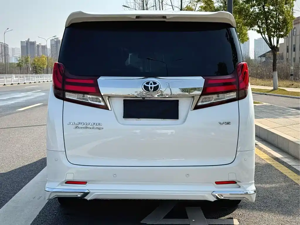 Alphard 3.5 L Distinguished