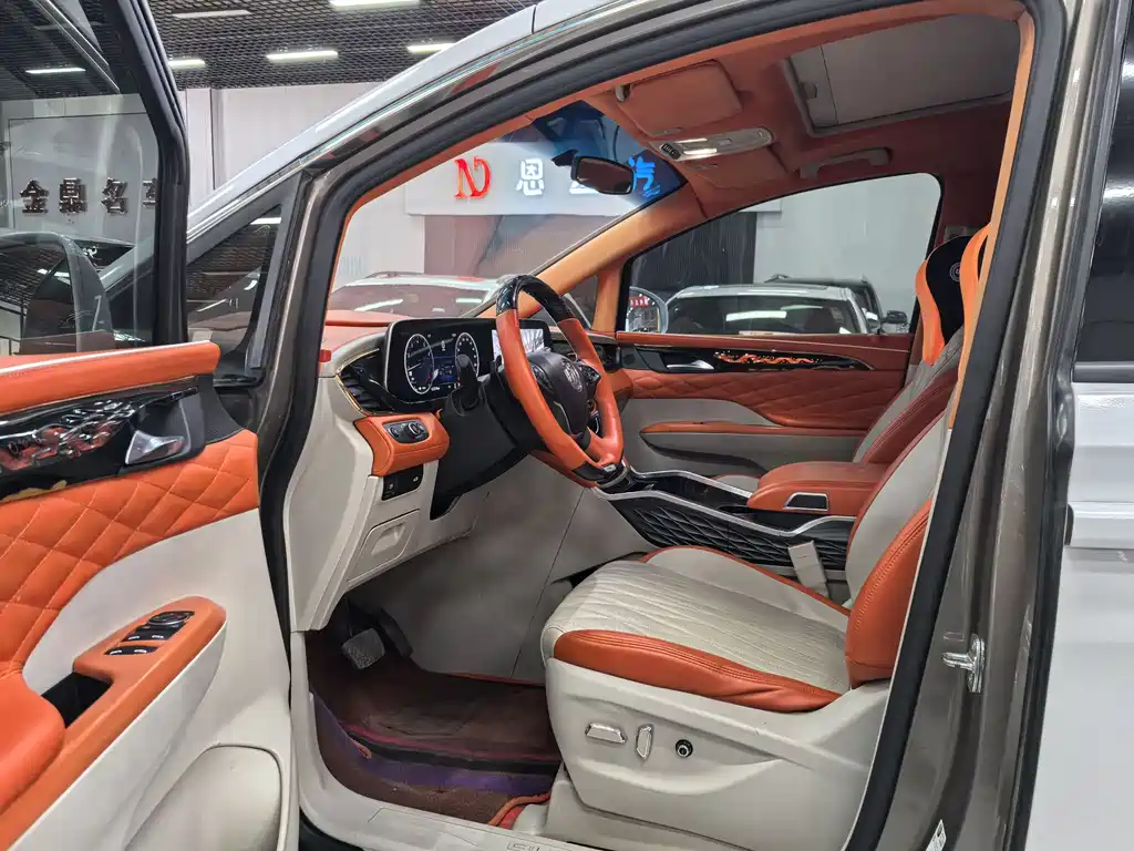 Buick GL8 ES LaCrosse 653 T Comfort