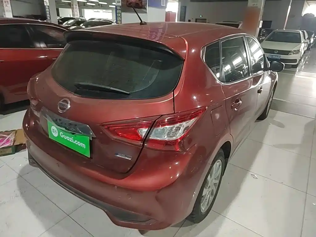 Tiida 1.6 L CVT Cool Motion