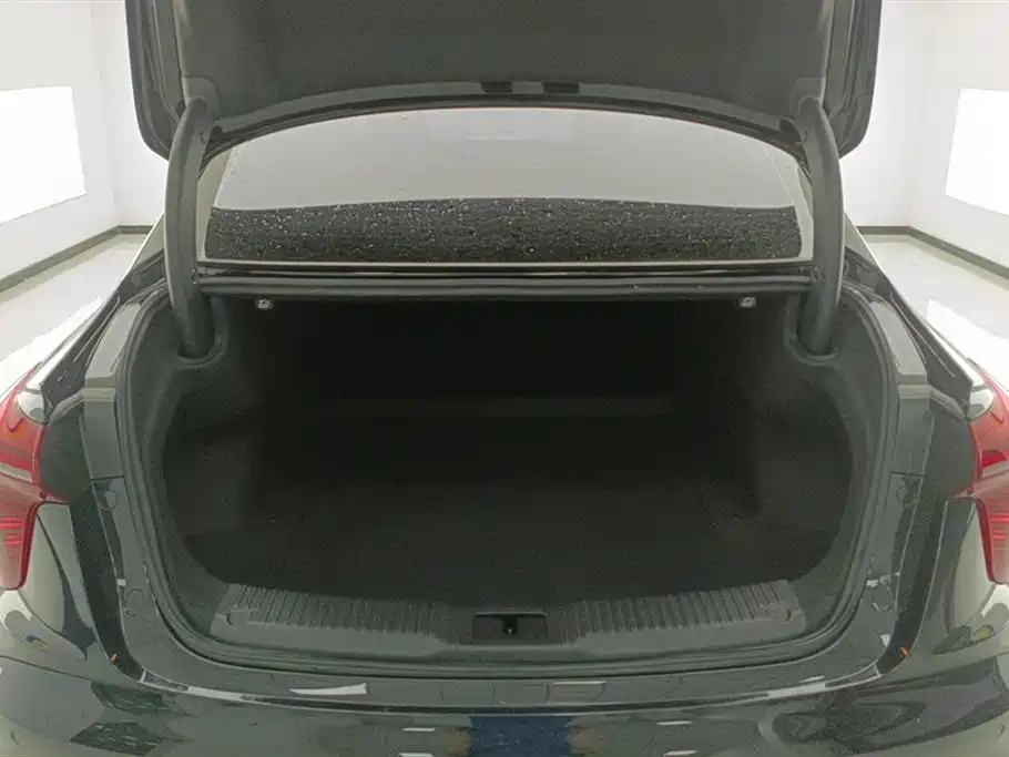 Hongqi H5 2.0 T Auto Flagship Smooth