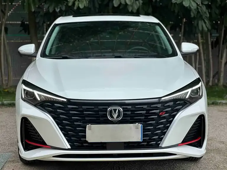 Changan Eado Smooth Enjoyment PLUS Blue Whale NE 1.4 T GDI DCT Distinguished