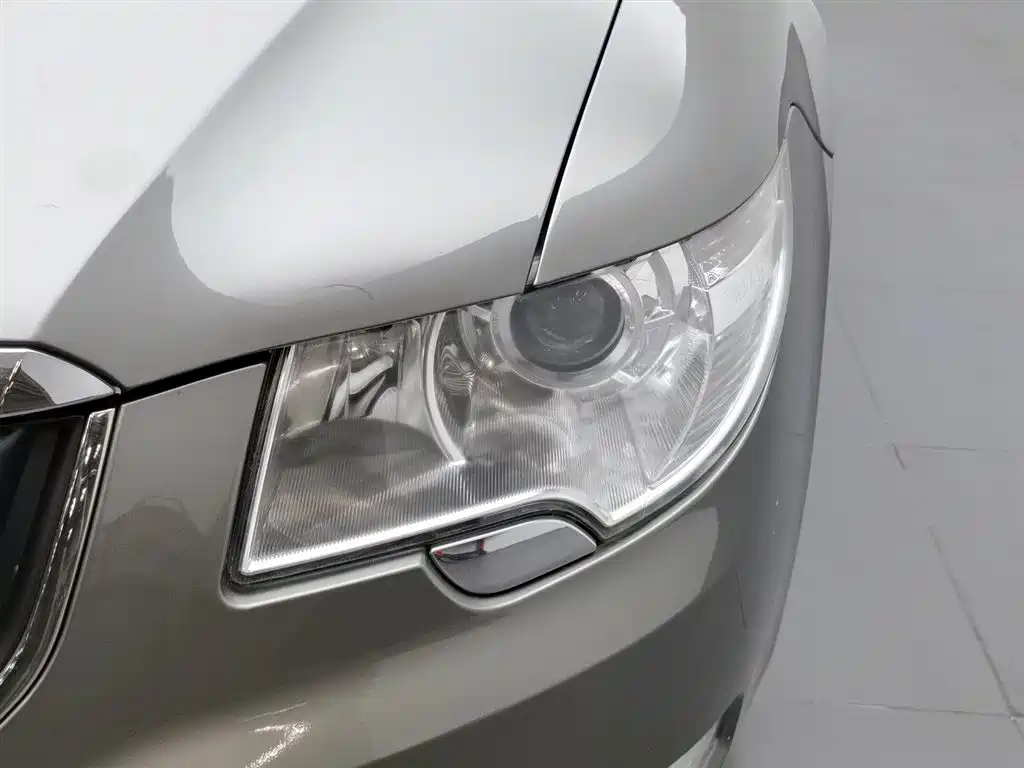 Superb 1.4 TSI DSG Smart Grace