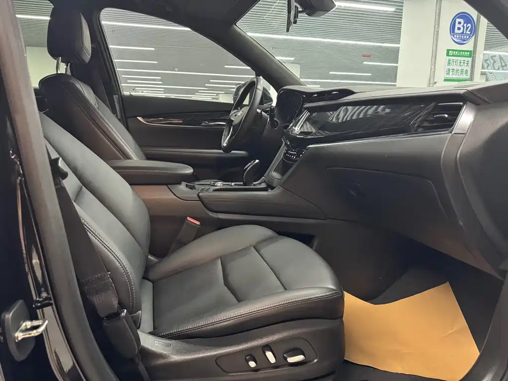 Cadillac XT6 2.0 T 7-seat 4 WD Luxury