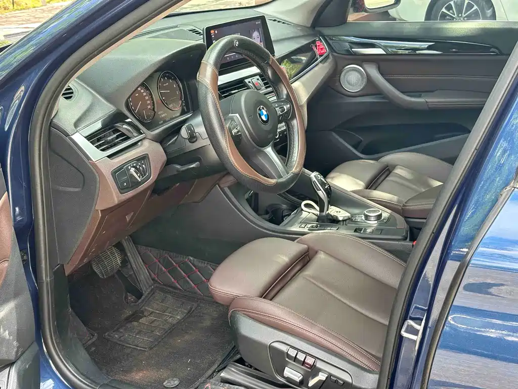 BMW X1 sDrive25 Li Leading