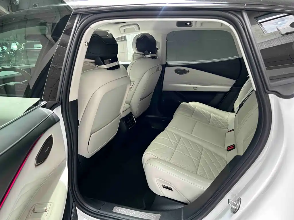 Lynk & Co 10 EM-P 领克10 2025款 240四驱Ultra