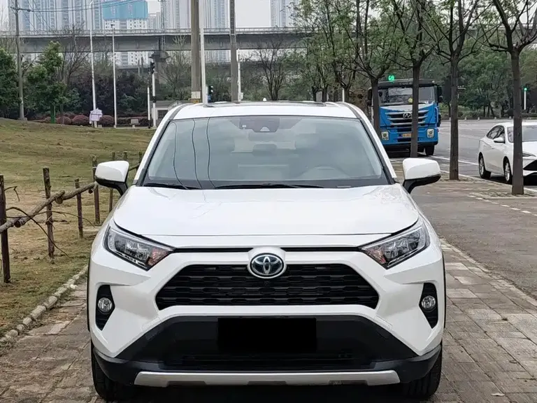 Toyota RAV4 Dual Engine 2.5 L E-CVT 2 WD Elite